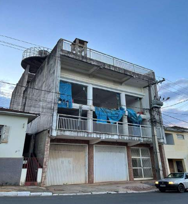 Prédio com 4 quartos no Centro (foto 1 de 1)