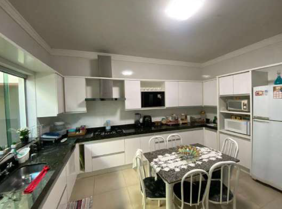 Casa com 4 quartos no Jardim Bethânia (foto 9 de 10)